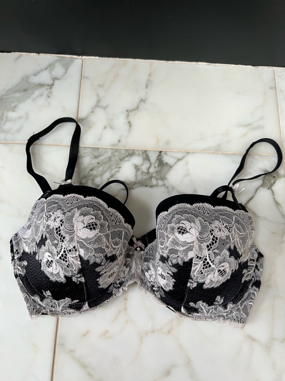 Victoria's Secret Dream Angels Lined Demi Bra Women's 34DD Black White Lace